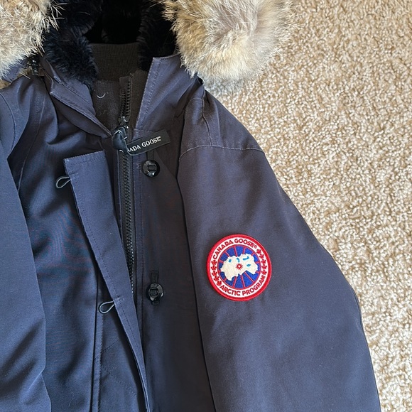 Canada Goose Women’s Shelburne Parka with Fur Hood, Navy size XS - Picture 5 of 9